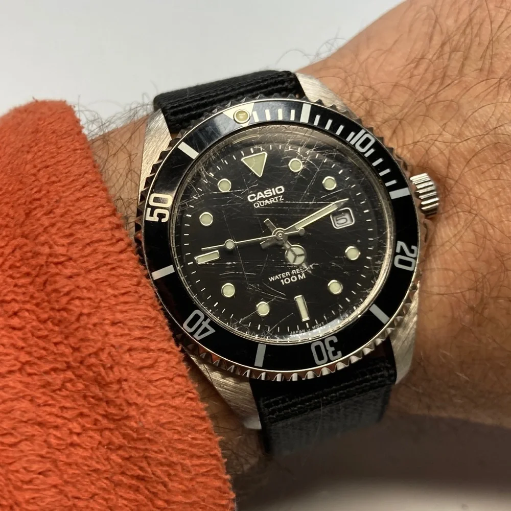 Casio vintage MTD-1010 dive watch, new fabric strap, new battery, black dial